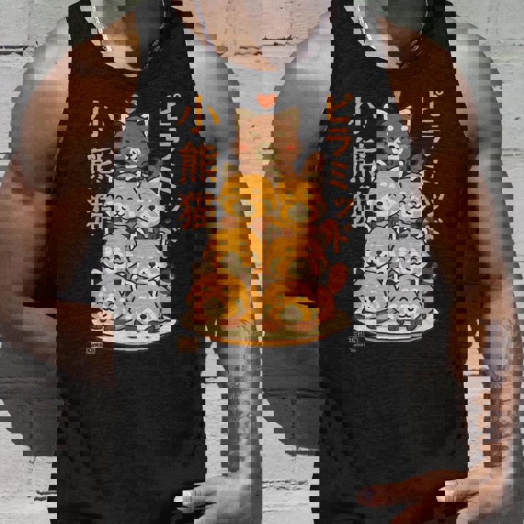 カワイイレッサーパンダピラミッドアニメ日本語文字かわいい タンクトップ 彼への贈り物