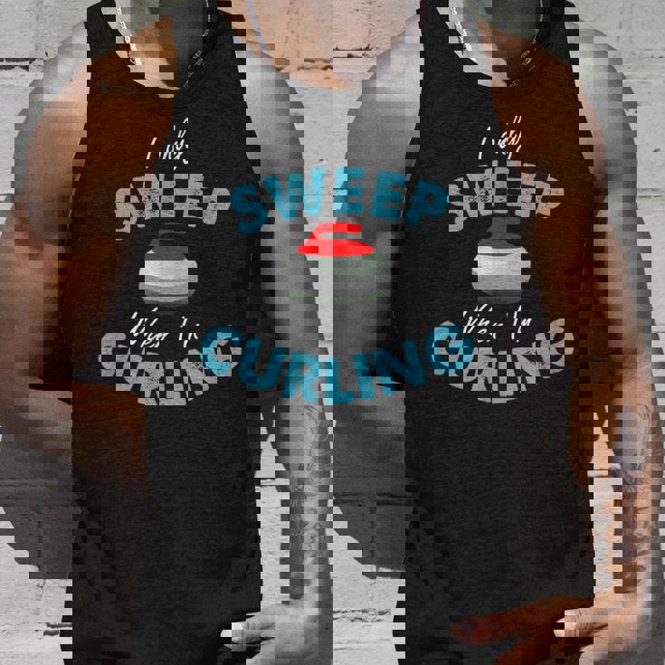 カーリングしているときだけ掃除する-おもしろいカーリング タンクトップ 彼への贈り物