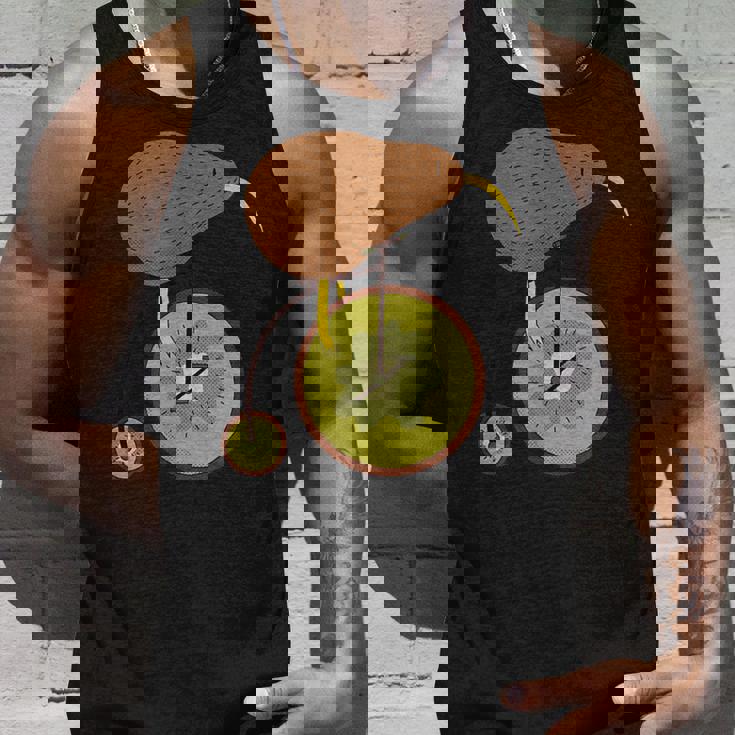 キウイフルーツバイクのキウイ鳥 タンクトップ 彼への贈り物