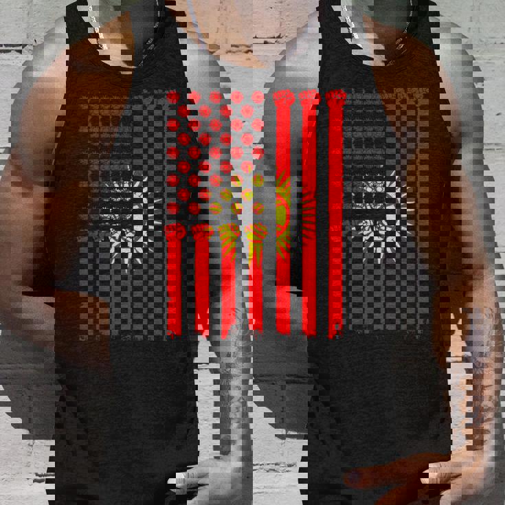 キルギス アメリカ 手拳 キルギス ルーツ アメリカ キルギス 国旗 タンクトップ 彼への贈り物