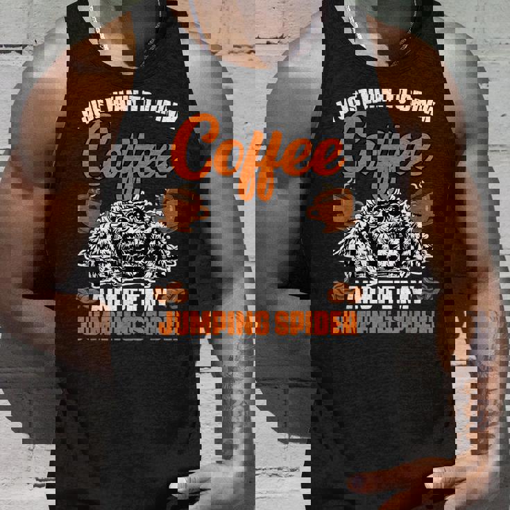 コーヒーを飲んで、面白いハエトリグモを撫でたいだけ タンクトップ 彼への贈り物