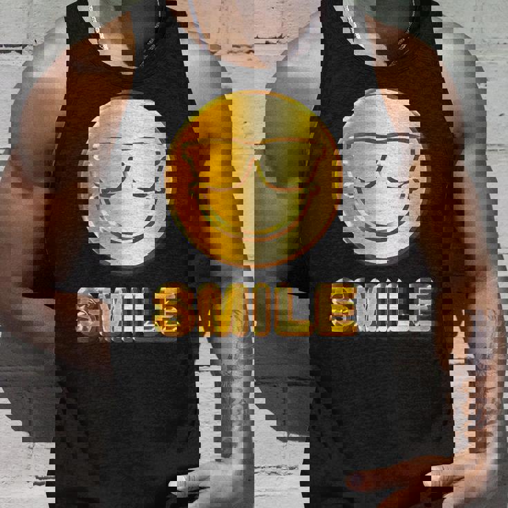 ゴールデン スマイル（フェイク ゴールド風）スマイリー フェイス ニコニコ 笑顔 サングラス 面白い 色 タンクトップ 彼への贈り物