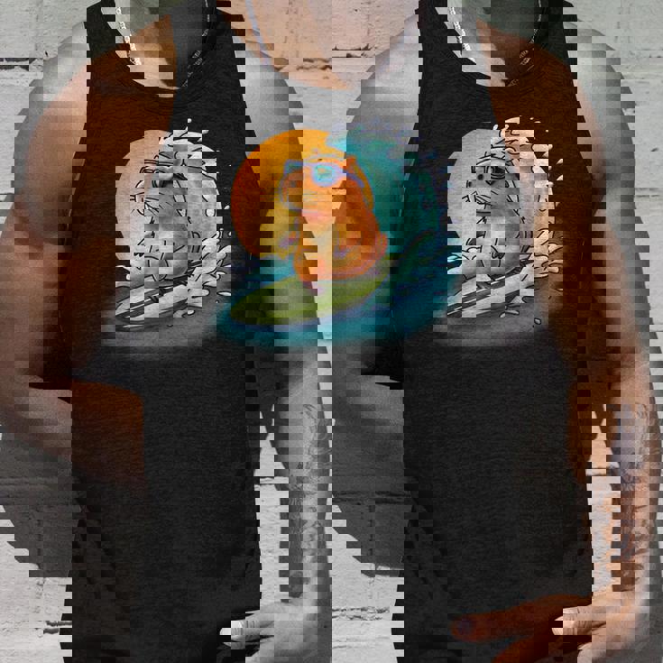 サングラスでサーフィンカピバラ タンクトップ 彼への贈り物