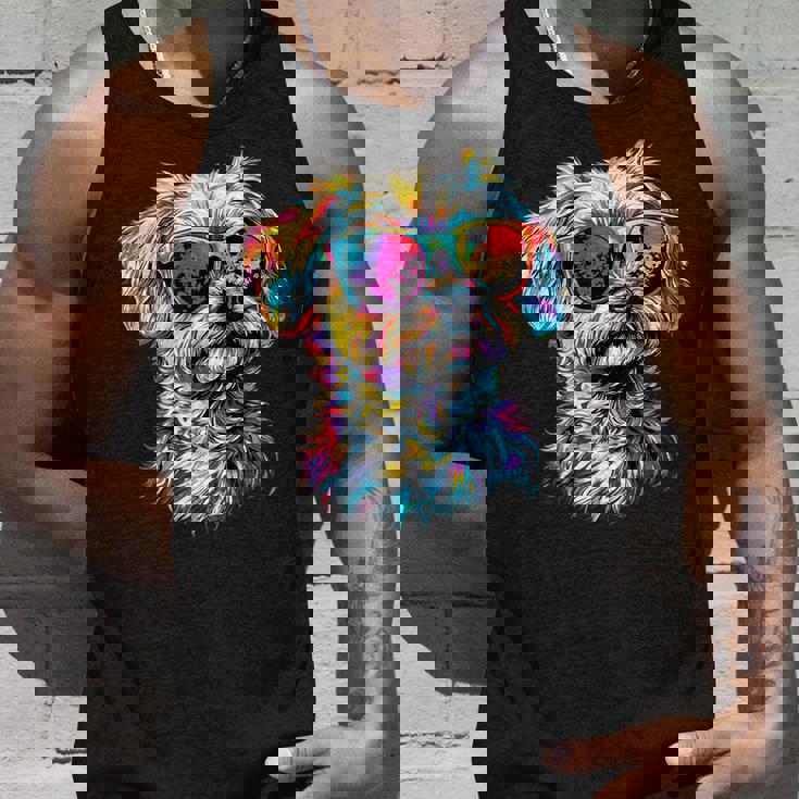 サングラスをかけたマルチーズ マルチーズ犬は甘いマルチーズが大好き タンクトップ 彼への贈り物