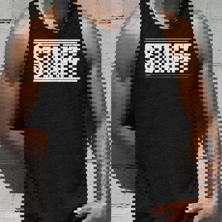 スタッフ ワーカー 社員 ワーククルーの言葉 スタッフ オン A ティー タンクトップ 彼への贈り物