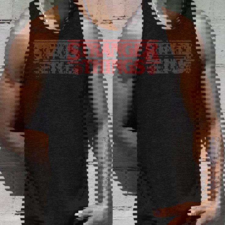 ストレンジャー・シングス クリスマスロゴ アグリークリスマス スノーフレーク柄 タンクトップ 彼への贈り物