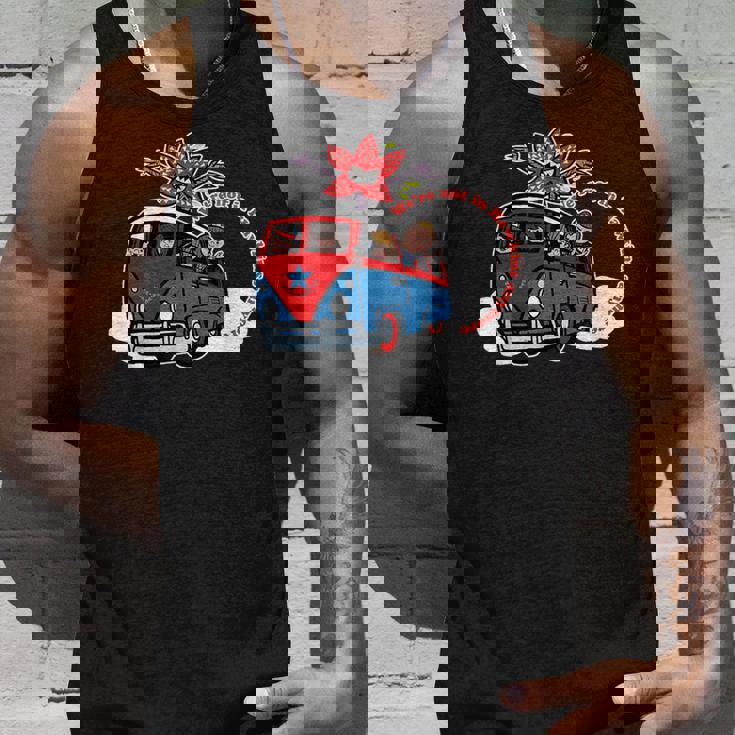 ストレンジャー・シングス・コード・レッド・ロード・トリップ・デモゴルゴン・アート タンクトップ 彼への贈り物