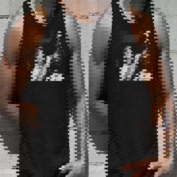 スモーキン・ジョー・フレイジャーのトレーニングでモハメド・アリのボクシングファイトに タンクトップ 彼への贈り物