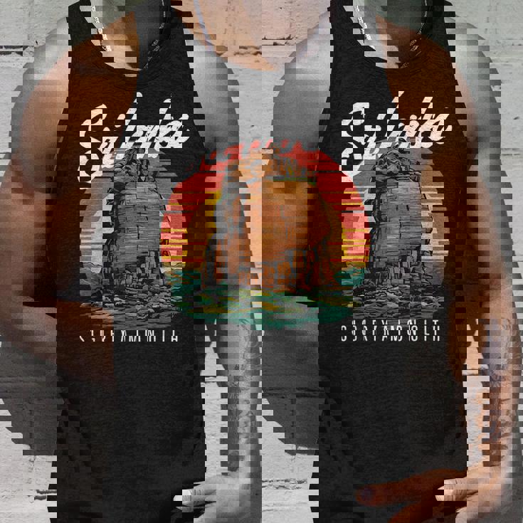 スリランカ モノリス シギリヤ 岩 要塞 城 旅行 タンクトップ 彼への贈り物