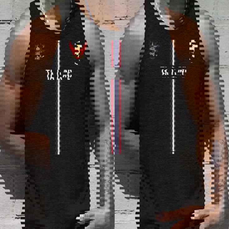 タイ国旗、タイのシルエットマップ、国章 タンクトップ 彼への贈り物