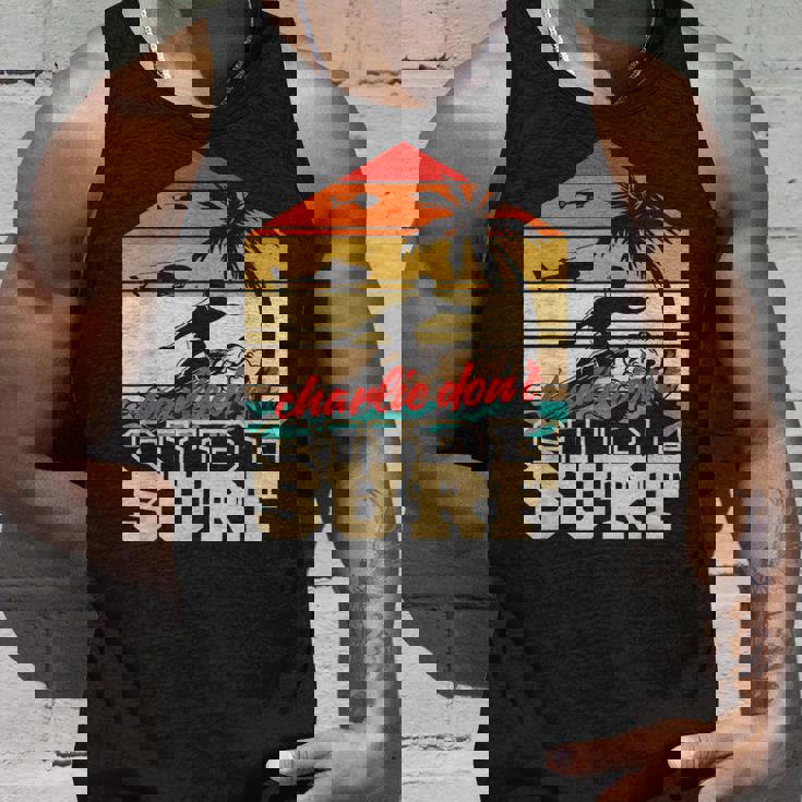 チャーリー・ドント・サーフィン・ミリタリー・ベトナム・サーフ タンクトップ 彼への贈り物