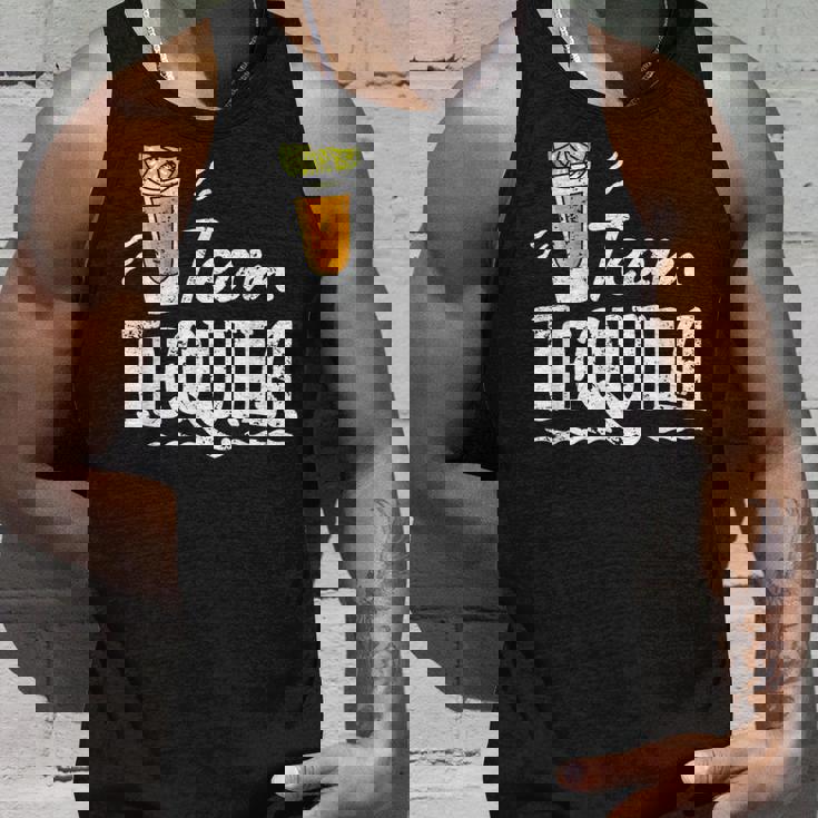 チーム・テキーラ・アイ・メキシカン・バー・アルコール・テキーラ・パーティー タンクトップ 彼への贈り物