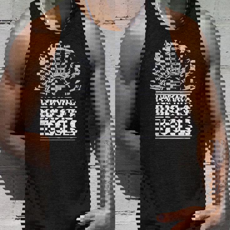 ツール 面白い メカニック 工具を使って仕事 お父さん 夫 ギフト アイデア タンクトップ 彼への贈り物