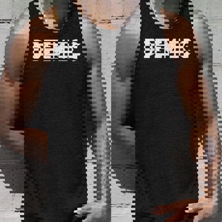 デミックボックスロゴ タンクトップ 彼への贈り物