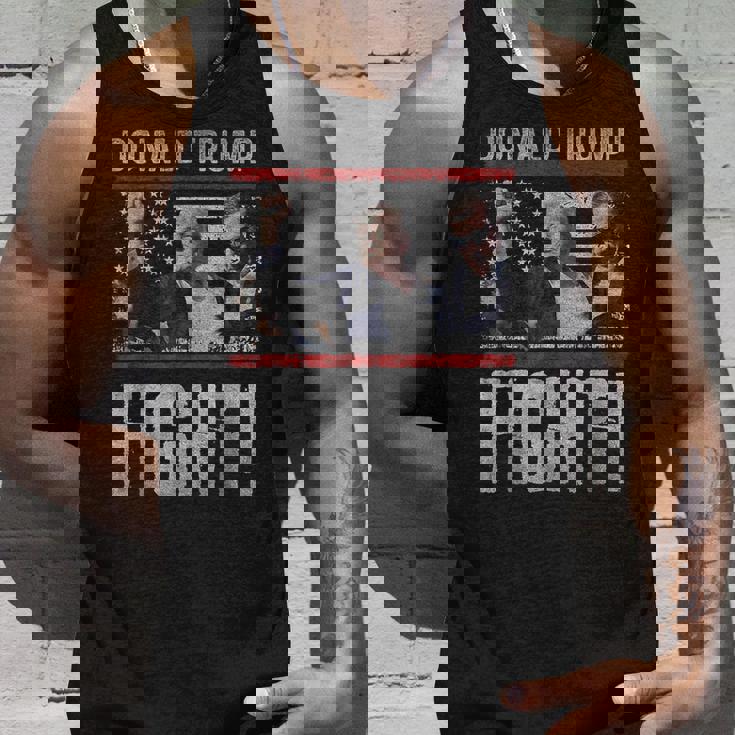 ドナルド・トランプ拳ポンプ We Fight American Flag Trump 2024 タンクトップ 彼への贈り物