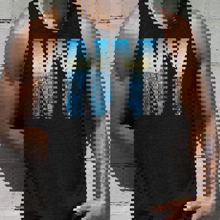 ニューヨーク市のデザインnyc自由の女神アーバン タンクトップ 彼への贈り物