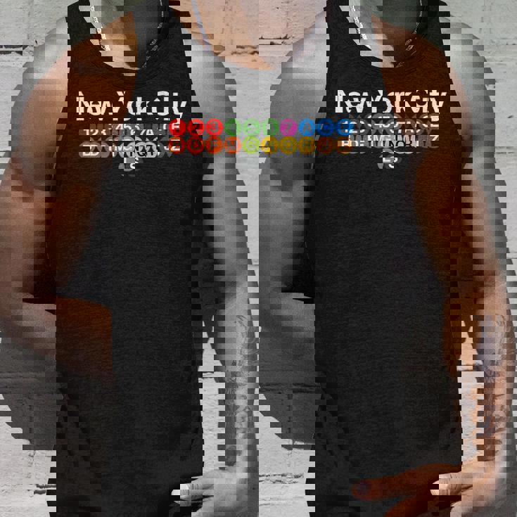 ニューヨーク市地下鉄の駅標識、ニューヨークの列車標識nyc。 タンクトップ 彼への贈り物