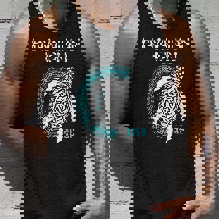 ハワイアン ホヌ ポリネシア トライバル ウミガメ ハワイ エスト 1959 タンクトップ 彼への贈り物