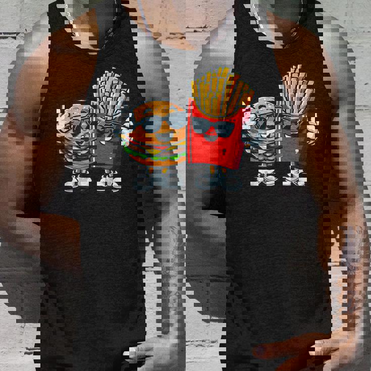 ハンバーガーフライドポテトファーストフード愛好家アート 面白いユーモアコンボプリント タンクトップ 彼への贈り物