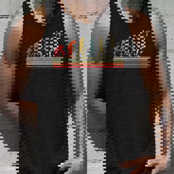 バスケットボール選手のためのレトロなバスケットボールエボリューションダンキング。 タンクトップ 彼への贈り物