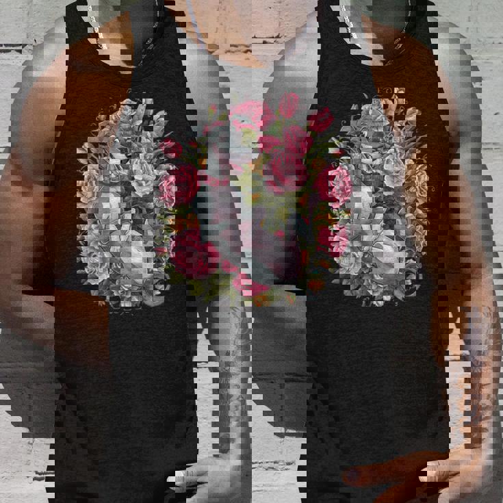 バラとチューリップを持つイタリアン・グレーハウンド犬 タンクトップ 彼への贈り物
