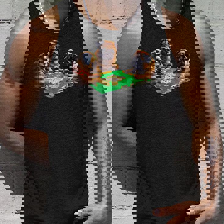 パグ 犬 麻雀 面白いtシャツ 文字入り メンズ おもしろ 面白い 服 おもしろグッズ ネタ 雀士 タンクトップ 彼への贈り物