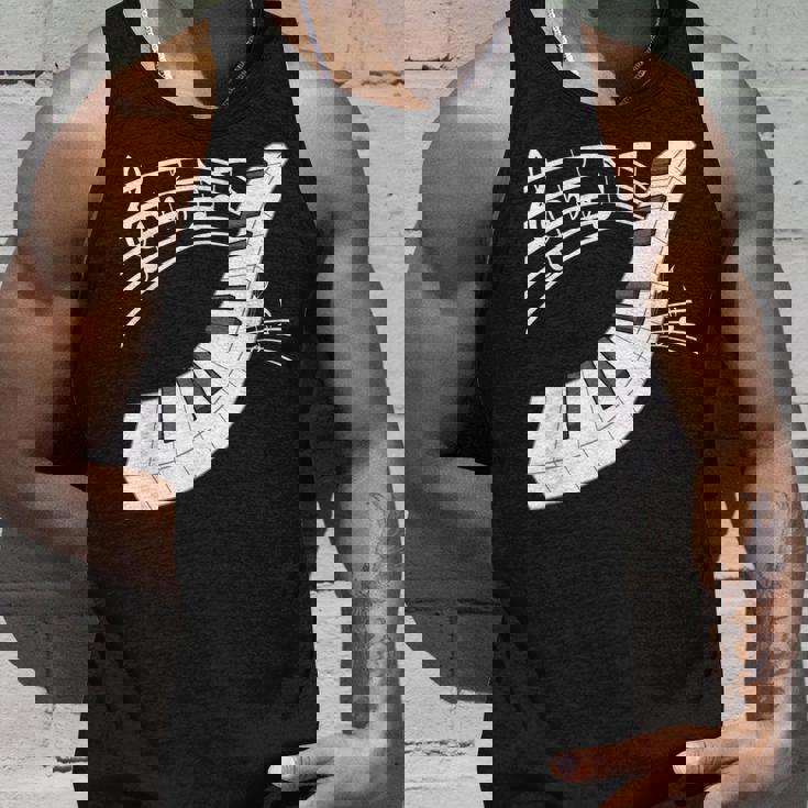 ピアノの鍵盤・音符・楽器ピアノ タンクトップ 彼への贈り物