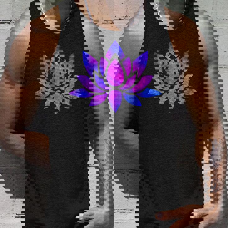 ピンクと紫の蓮の花 タンクトップ 彼への贈り物