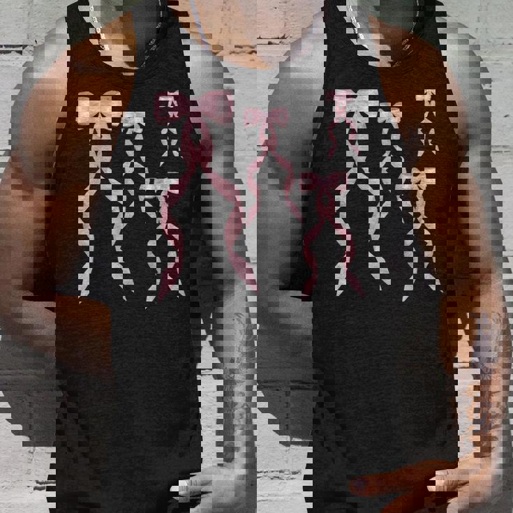 ファンシーピンクのリボンデザイン。 タンクトップ 彼への贈り物