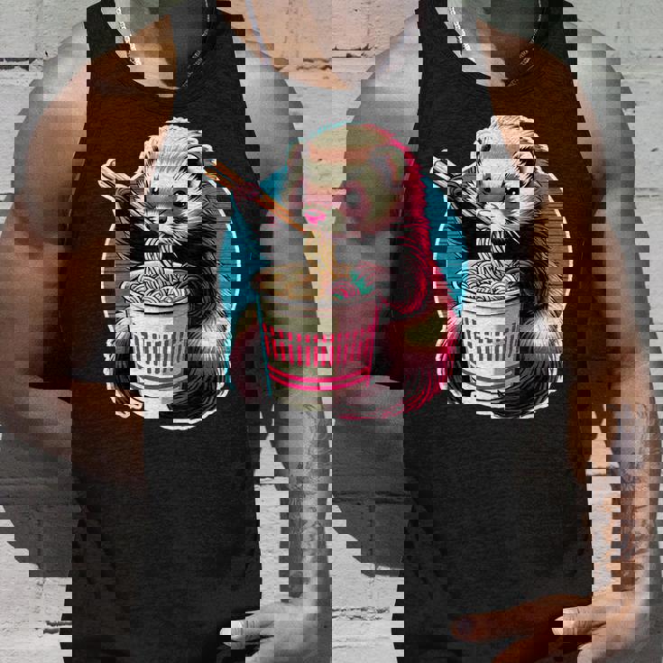 フェレットの飼い主かわいいカワイイアニメフェレットがラーメン丼シャツを食べる タンクトップ 彼への贈り物