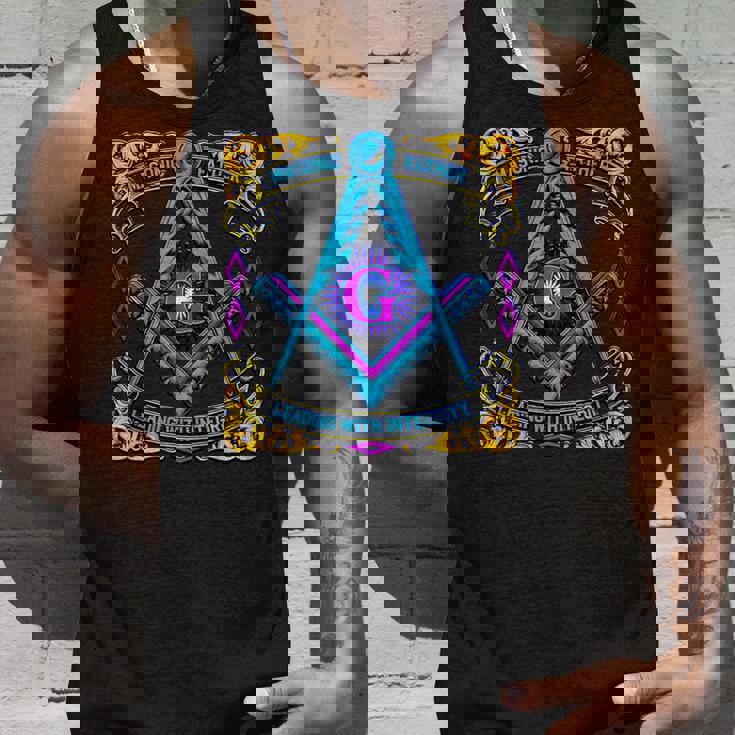 フリーメーソンのシンボル「誠実さをもってリードするフリーメーソンの父」 タンクトップ 彼への贈り物