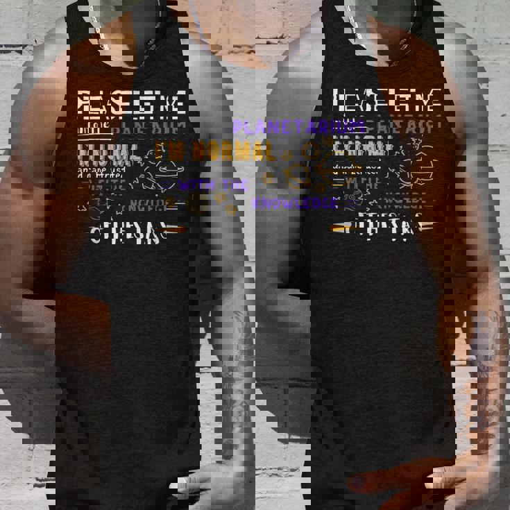 プラネタリウムに入らせてください、私は普通のミームです タンクトップ 彼への贈り物