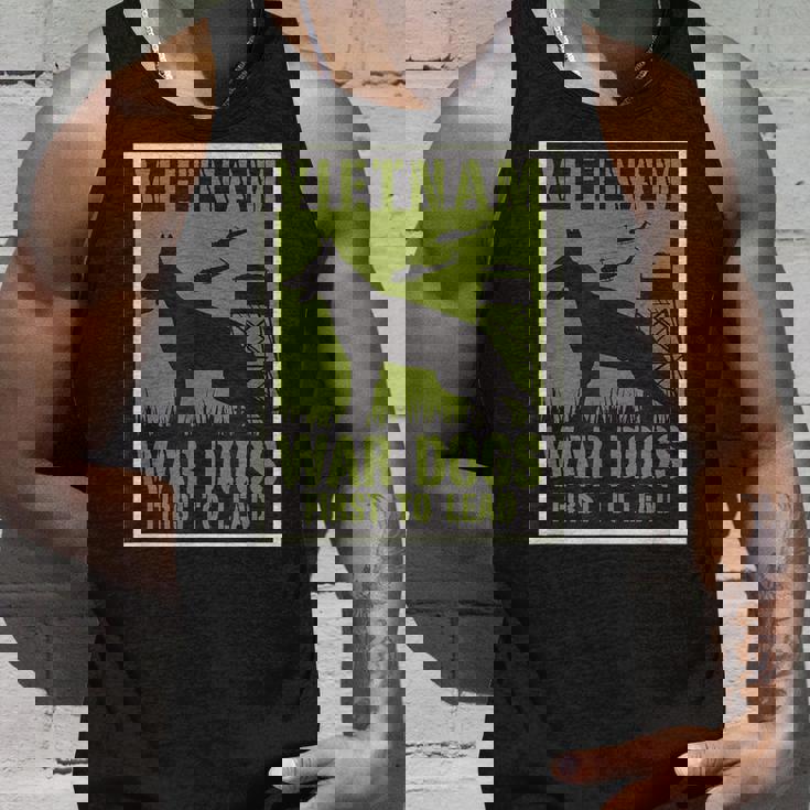 ベトナム戦争犬 タンクトップ 彼への贈り物