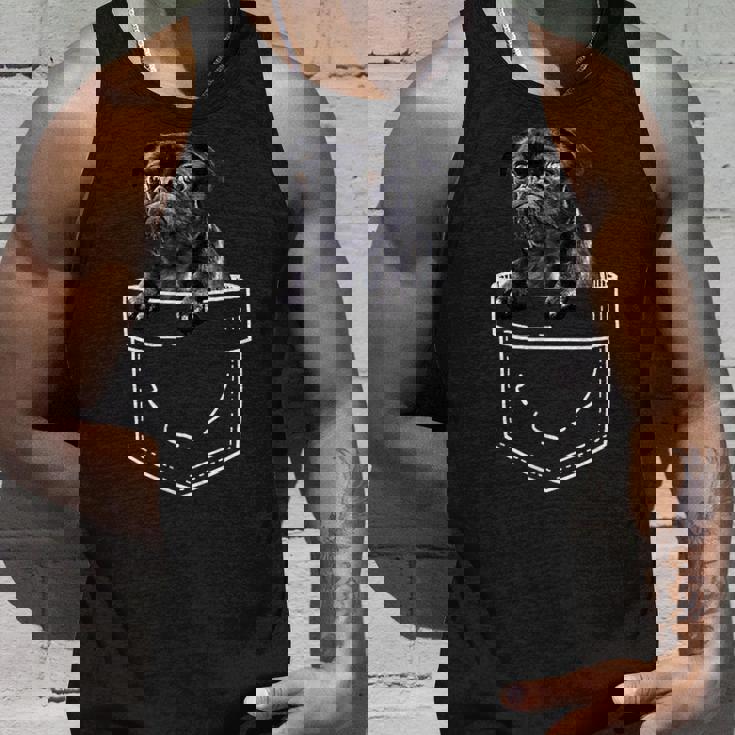 ポケットに入ったブラックパグ かわいい犬好きのギフト タンクトップ 彼への贈り物