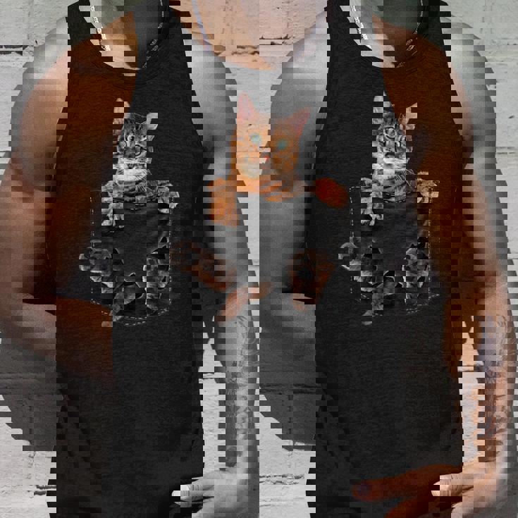 ポケットに入ったベンガルキャット タンクトップ 彼への贈り物