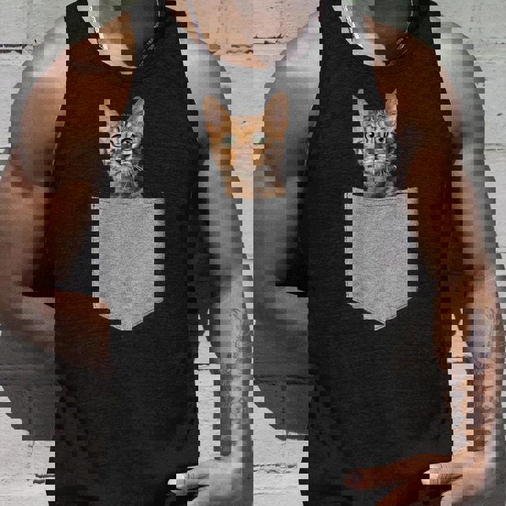 ポケットに入った面白いベンガルキャット かわいい子猫 恋人 ギフト タンクトップ 彼への贈り物