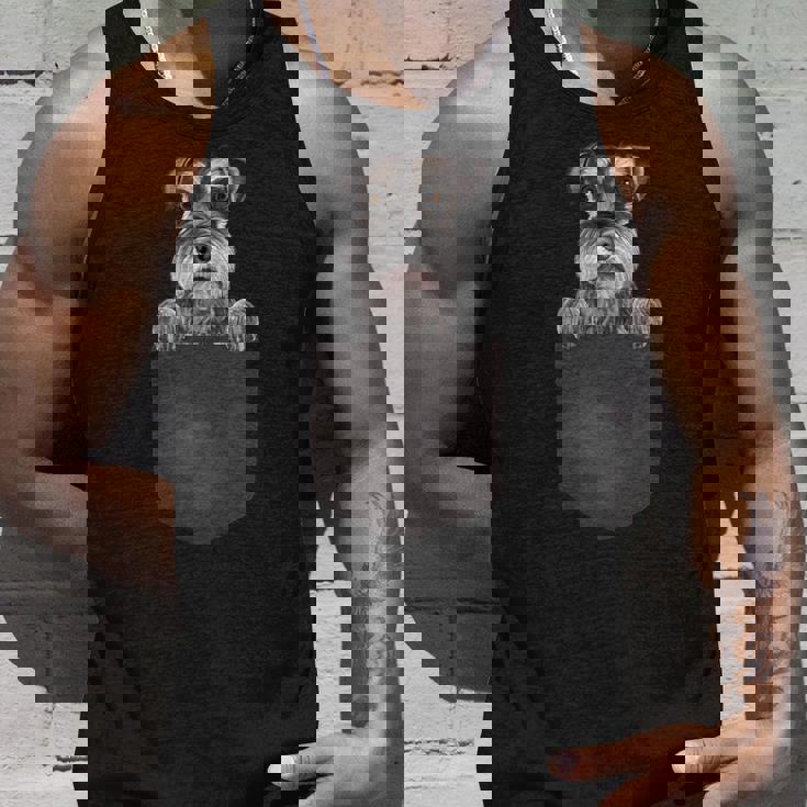 ポケットの中の犬面白い犬好きのミニチュア・シュナウザー タンクトップ 彼への贈り物