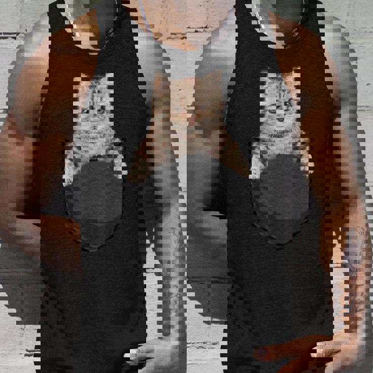 マンチカンポケットの中の猫猫好き タンクトップ 彼への贈り物