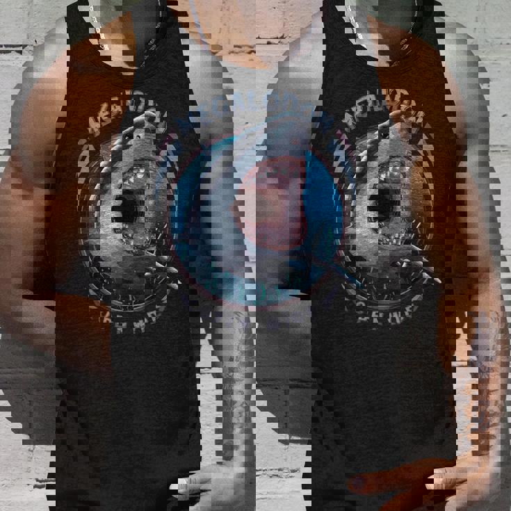 メガロドンジャイアントシャーク タンクトップ 彼への贈り物