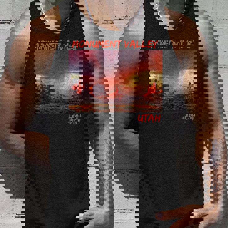 モニュメントバレーユタ州 タンクトップ 彼への贈り物