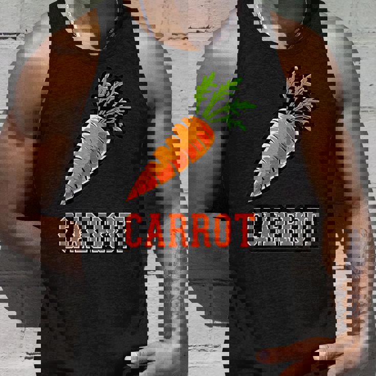 ユニークで楽しいニンジンデザインのグラフィック。 タンクトップ 彼への贈り物