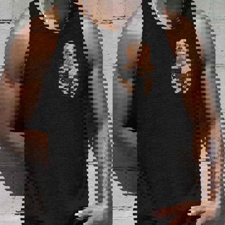 ラブラドゥードル愛好家のためのポケットに入った面白いラブラドゥードル。 タンクトップ 彼への贈り物