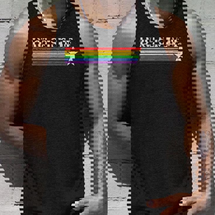 ラブ・イズ・ラブ Love Is Love Lgbt タンクトップ 彼への贈り物