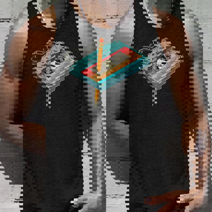 レトロ カセット テープ ペンシル 80 年代 90 年代の音楽ミックステープの振り返り タンクトップ 彼への贈り物