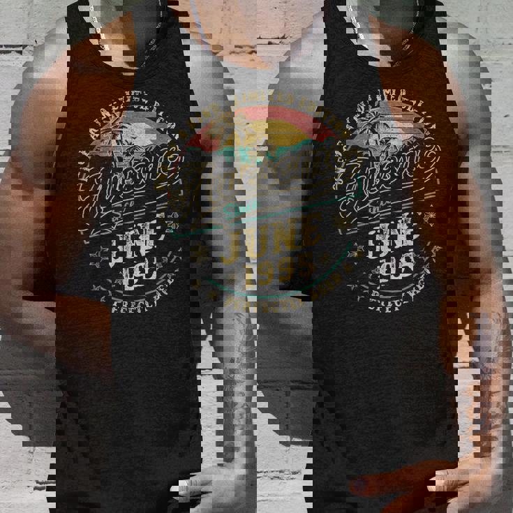 レトロな30歳の男性向け誕生日プレゼント 1995年6月 30歳 タンクトップ 彼への贈り物