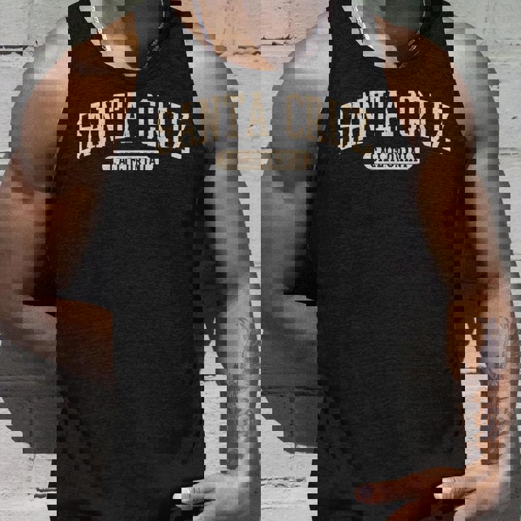 レトロヴィンテージサーフィン&スケートボードグラフィックデザインサンタクルーズ タンクトップ 彼への贈り物