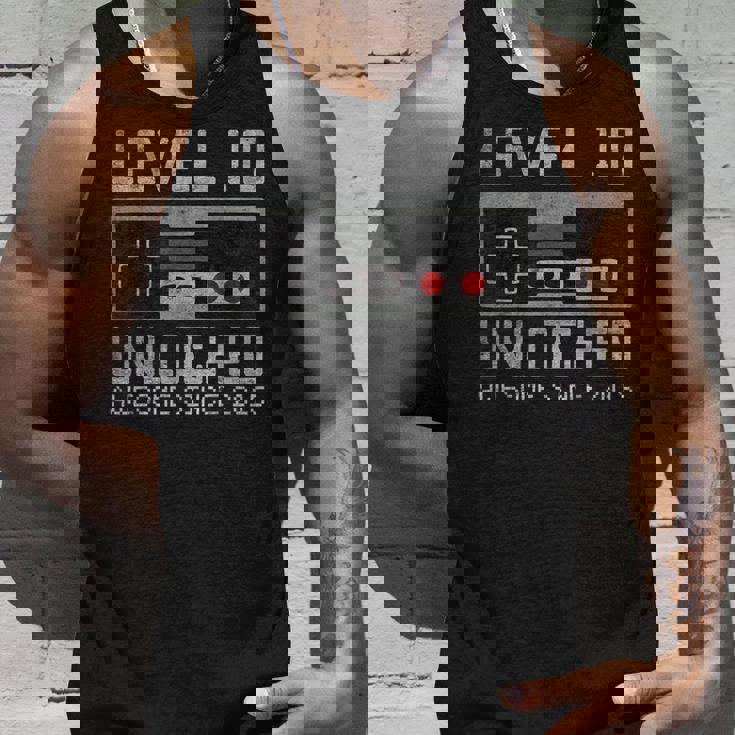 レベル 10 アンロック 10歳の誕生日 10歳のビデオゲーマー 男の子 タンクトップ 彼への贈り物