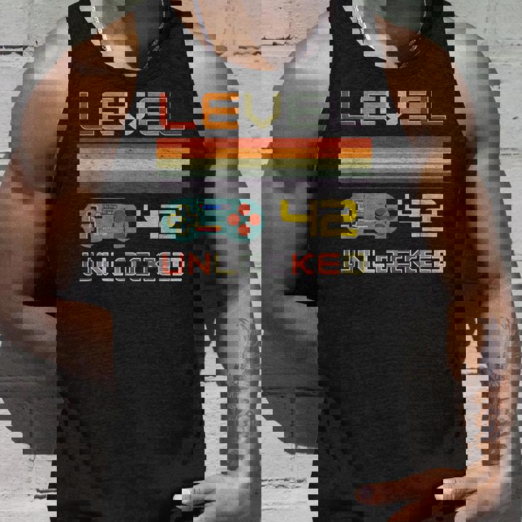 レベル42 アンロック ゲーマー 42歳の誕生日 タンクトップ 彼への贈り物