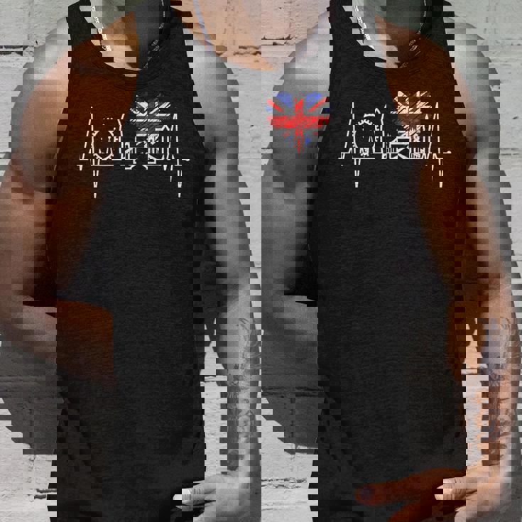 ロンドンのスカイラインハートビートフラッグハート アイラブロンドン タンクトップ 彼への贈り物