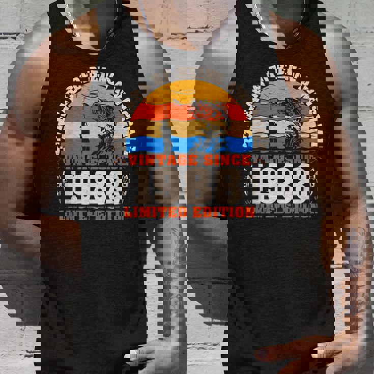 ヴィンテージ 37歳の誕生日 37歳の釣り愛好家 1988年生まれ タンクトップ 彼への贈り物